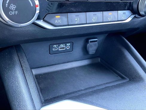 Used 2025 Nissan Altima 2.5 SV FWD image 30