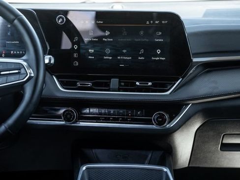Used 2025 Chevrolet Equinox LT w/ Safety and Technology Package FWD image 18