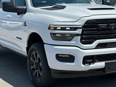 New 2026 RAM 2500 Laramie AWD/4WD image 10