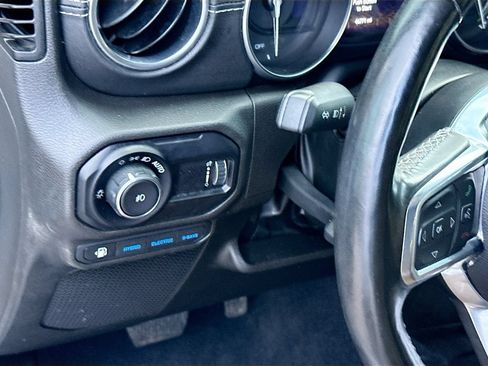 Used 2023 Jeep Wrangler Unlimited Sahara w/ Cold Weather Group AWD/4WD image 11