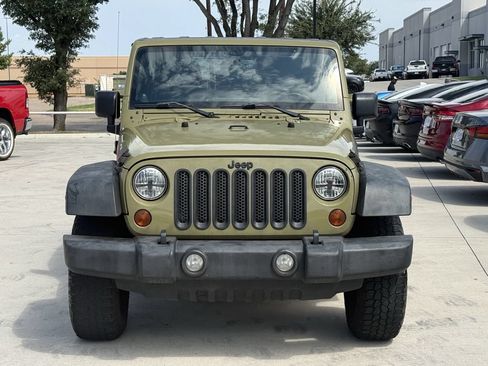 Used 2013 Jeep Wrangler Sport AWD/4WD image 7
