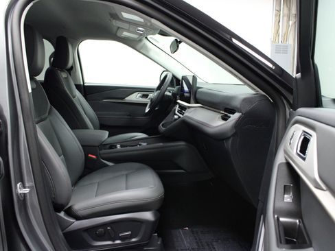New 2026 Ford Explorer Active AWD/4WD image 17