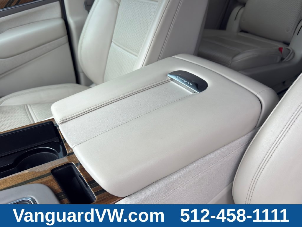 Used 2022 Cadillac Escalade Sport Platinum w/ Heavy-Duty Trailer Package AWD/4WD image 16