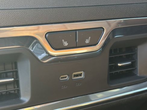 Used 2024 GMC Sierra 2500 Denali Ultimate image 20