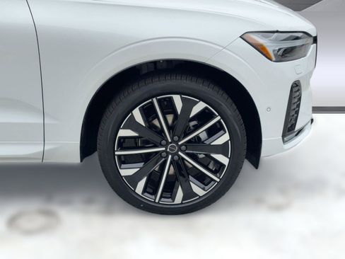 New 2026 Volvo XC60 B5 Ultra w/ Climate Package image 11