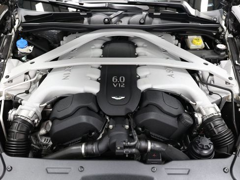 Used 2015 Aston Martin DB9 Volante Carbon Edition Convert image 95