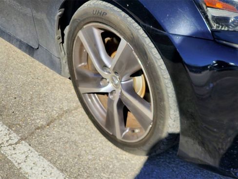 Used 2016 Lexus GS 200t image 4