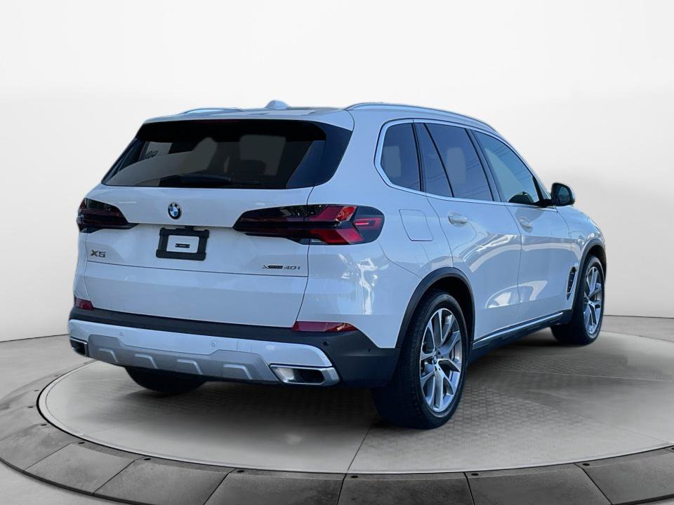 Used 2024 BMW X5 xDrive40i w/ Parking Assistance Package AWD/4WD image 7