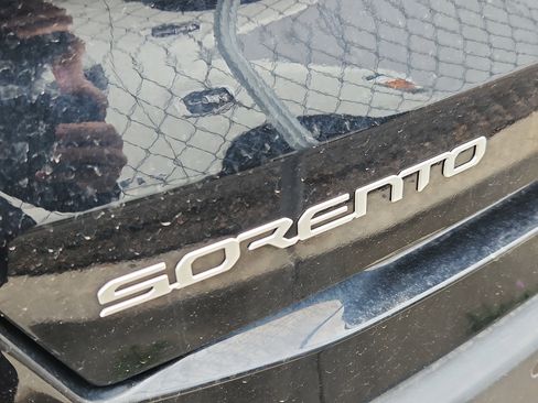 Used 2025 Kia Sorento EX image 10