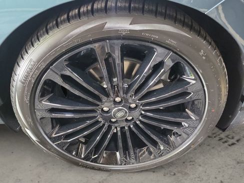 New 2026 Land Rover Range Rover Velar Dynamic SE image 11