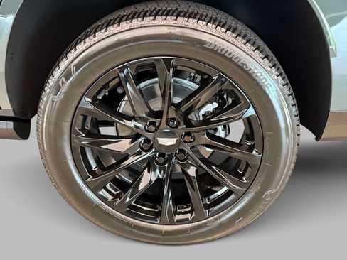 Used 2026 Cadillac Escalade Luxury w/ LPO, Floor Liner Package AWD/4WD image 13