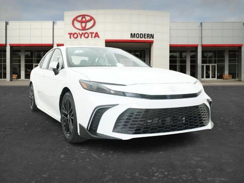 New 2026 Toyota Camry SE FWD image 22