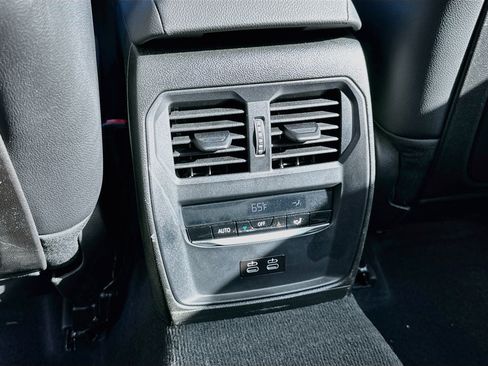 Certified 2023 BMW 330i Sedan RWD image 25