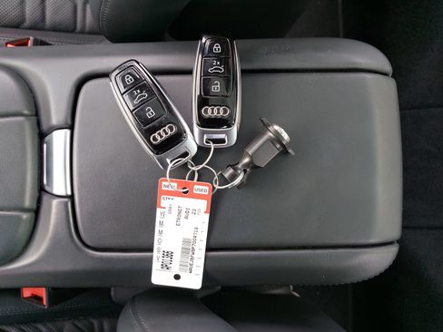 Used 2023 Audi e-tron GT Prestige w/ Prestige Package AWD/4WD image 40