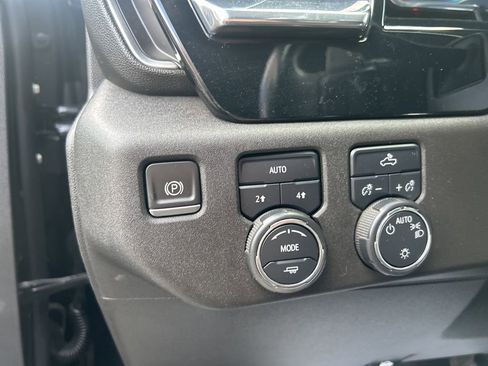 Used 2023 Chevrolet Silverado 1500 LT AWD/4WD image 19
