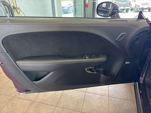 Used 2022 Dodge Challenger SRT Hellcat RWD image 8