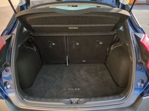 Used 2020 Nissan Kicks SR w/ SR Premium Package image 12