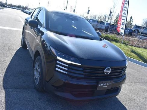 Used 2025 Nissan Kicks S image 9