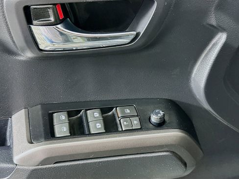 Used 2023 Toyota Tacoma TRD Off-Road w/ Technology Package AWD/4WD image 19