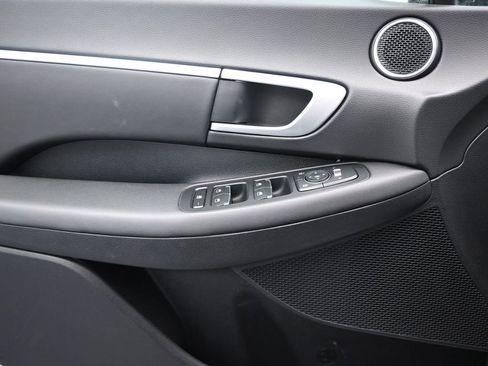 Used 2025 Hyundai Sonata SEL FWD image 16