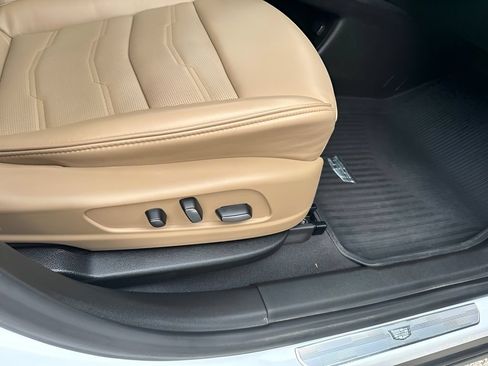 Used 2024 Cadillac XT6 Premium Luxury w/ Platinum Package AWD/4WD image 15
