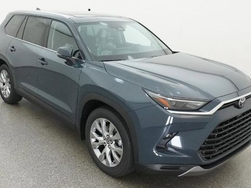New 2026 Toyota Grand Highlander FWD image 9
