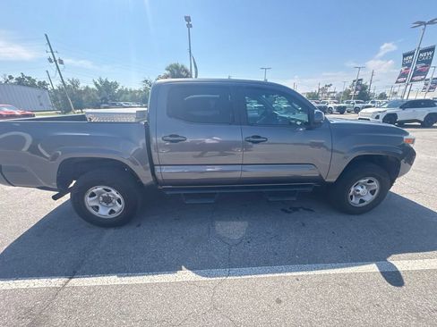Used 2017 Toyota Tacoma SR RWD image 24