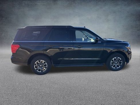 Used 2024 Ford Expedition XLT image 6