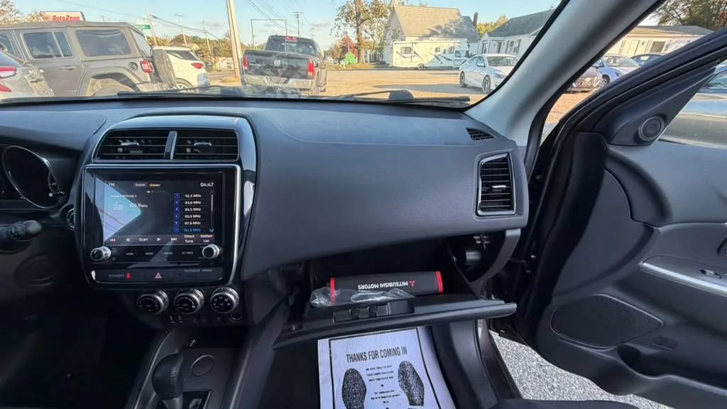 Used 2022 Mitsubishi Outlander Sport SE FWD image 41
