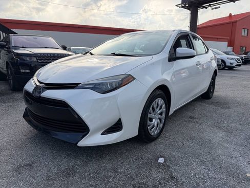 Used 2019 Toyota Corolla LE FWD image 3