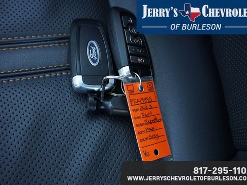 Used 2023 Ford Expedition Max Platinum image 11