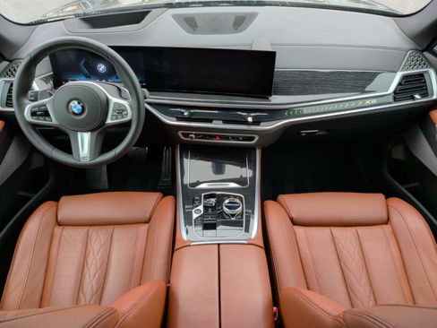 Used 2025 BMW X5 xDrive40i w/ Executive Package image 34