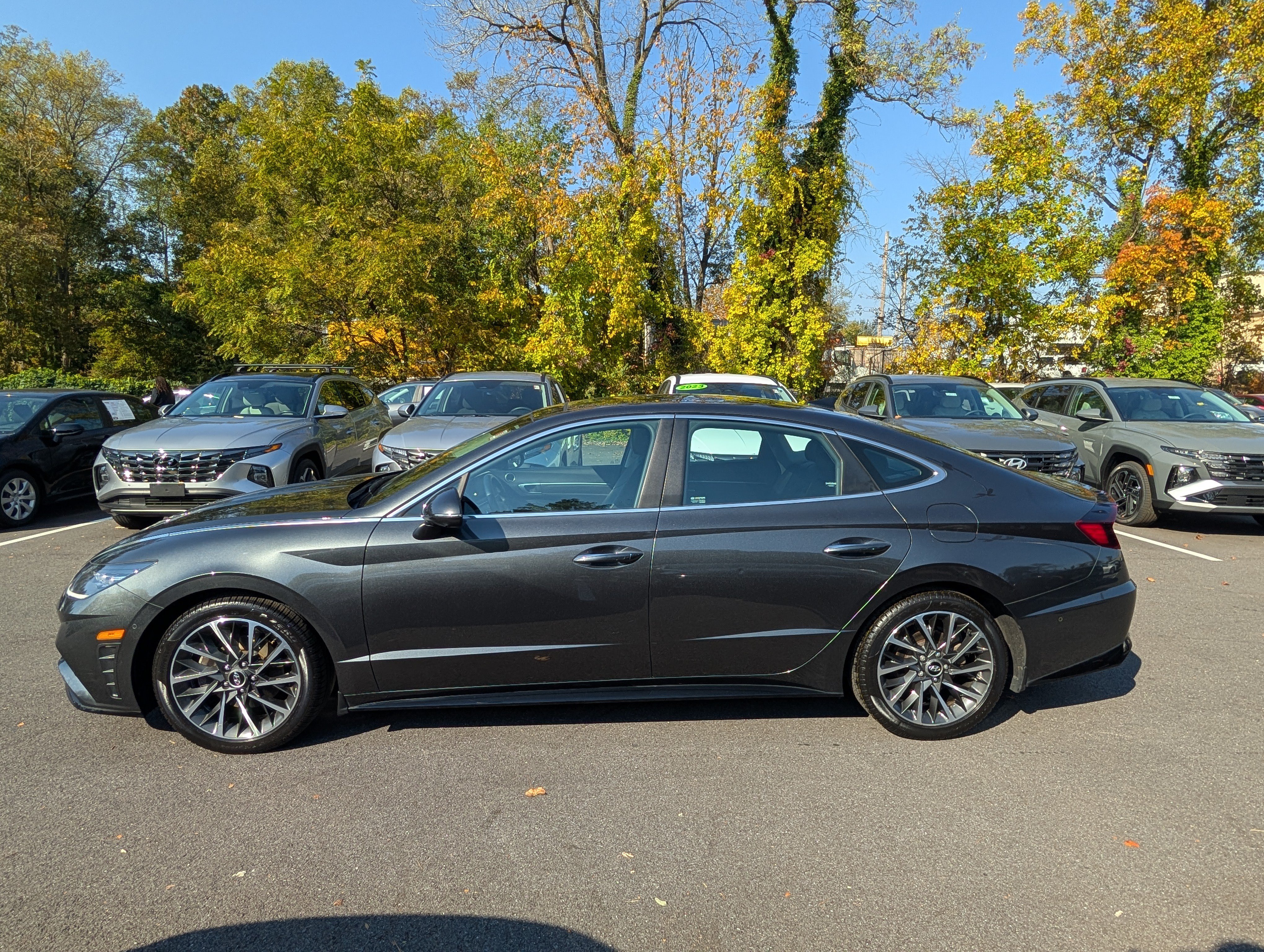 Used 2022 Hyundai Sonata Limited FWD image 2