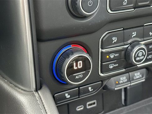 Used 2022 Chevrolet Tahoe Z71 w/ Z71 Off-Road Package image 30