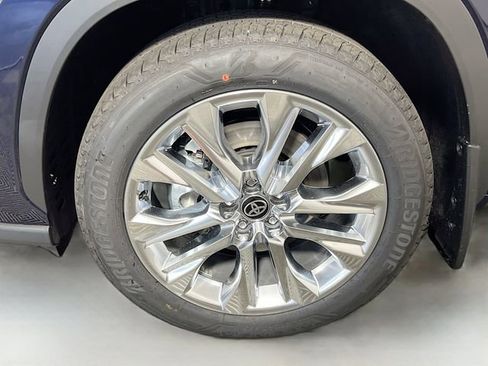 New 2026 Toyota Highlander Limited AWD/4WD image 13