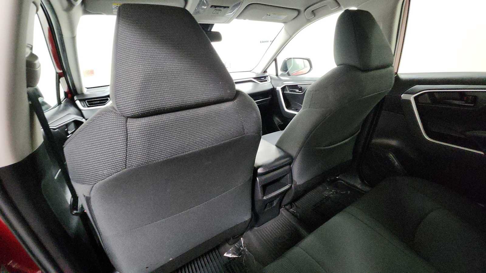 Certified 2020 Toyota RAV4 LE w/ All Weather Liner Package AWD/4WD image 25