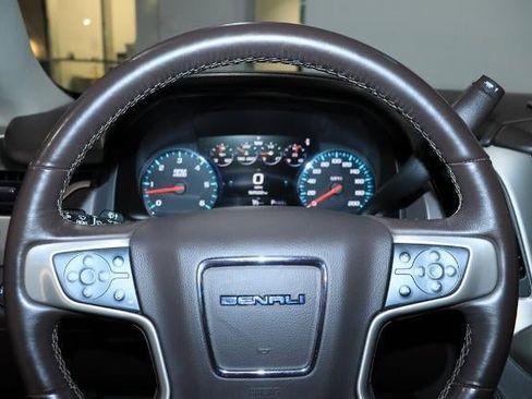Used 2017 GMC Yukon Denali image 15