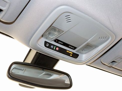 Used 2018 Chevrolet Malibu LT image 22