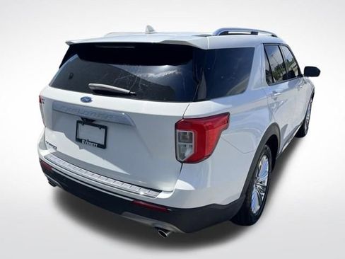 Certified 2022 Ford Explorer Limited w/ Equipment Group 301A RWD image 9