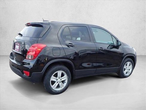 Used 2021 Chevrolet Trax LS w/ Tint and Cruise Package image 4