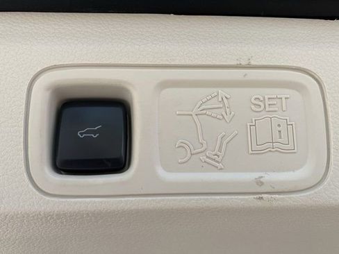 Used 2022 Lincoln Navigator L Black Label AWD/4WD image 11