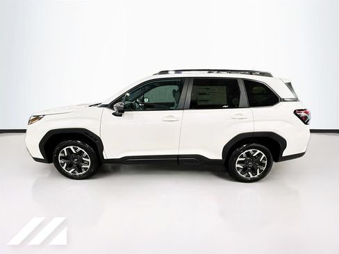 Used 2026 Subaru Forester Premium AWD/4WD image 8