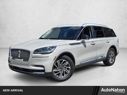 Used 2023 Lincoln Aviator 2WD w/ Class IV Trailer Tow Package image 1