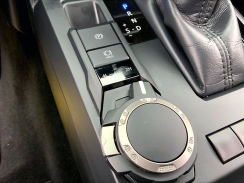 Used 2025 Toyota Tacoma SR image 31