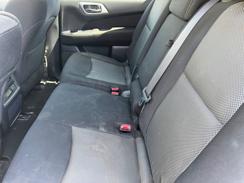 Used 2017 Nissan Pathfinder S FWD image 17