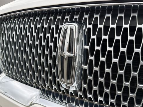 Used 2019 Lincoln Navigator Reserve AWD/4WD image 33
