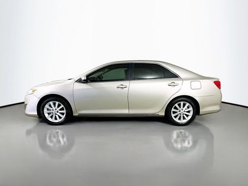 Used 2013 Toyota Camry XLE FWD image 4