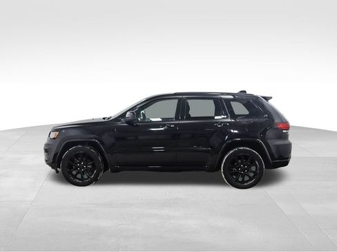 Used 2020 Jeep Grand Cherokee Altitude image 2