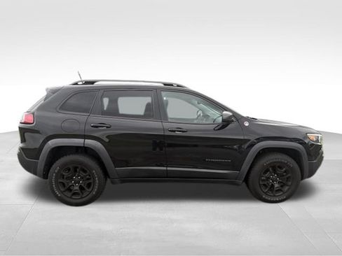 Used 2019 Jeep Cherokee Trailhawk w/ Comfort/Convenience Group AWD/4WD image 21