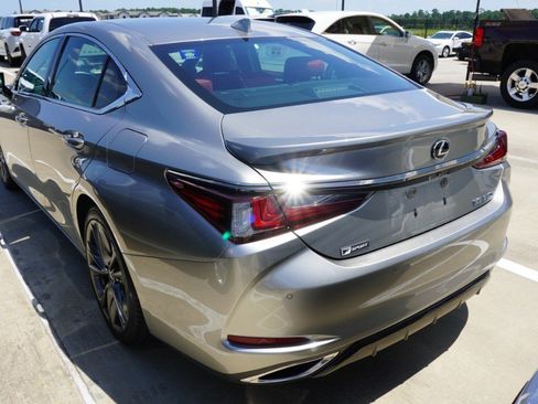 Used 2020 Lexus ES 350 F Sport w/ Accessory Package FWD image 6